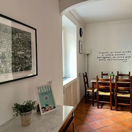 Palazzo Rota Guesthouse เนเปิลส์ ภายนอก รูปภาพ