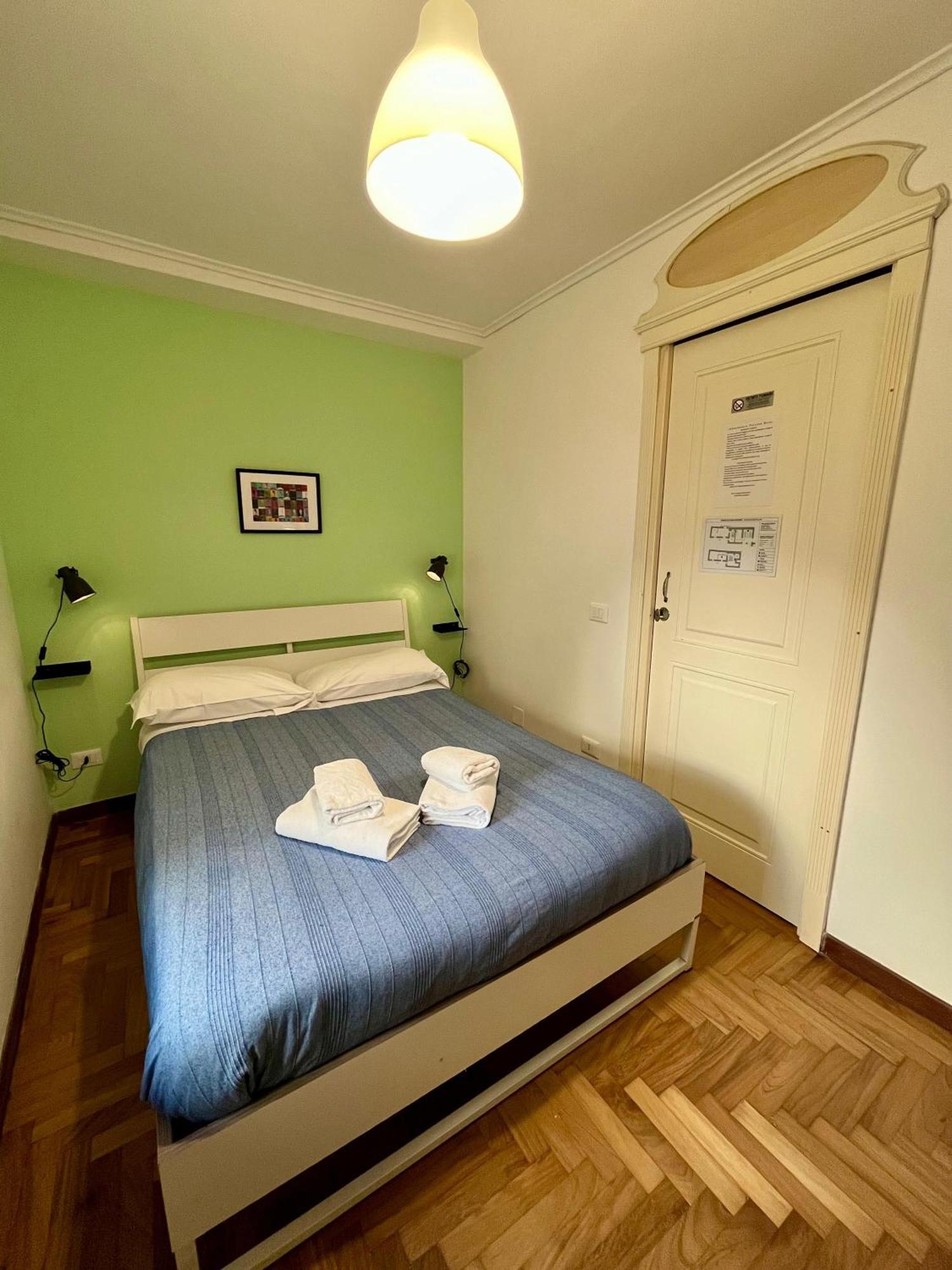 Palazzo Rota Guesthouse เนเปิลส์ ภายนอก รูปภาพ