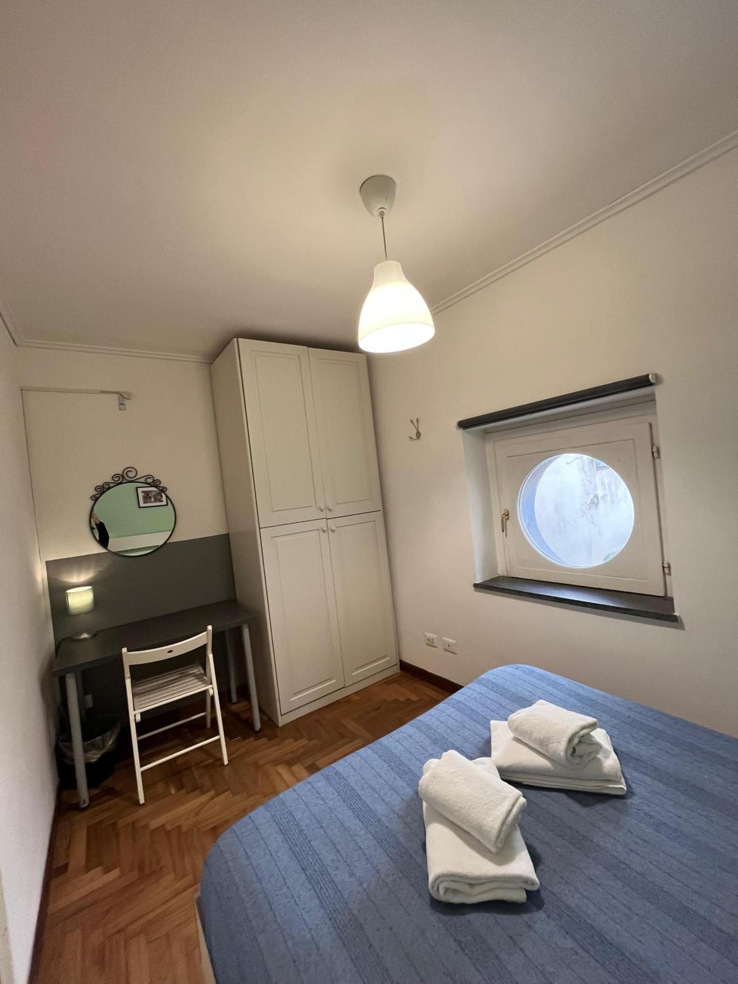 Palazzo Rota Guesthouse เนเปิลส์ ภายนอก รูปภาพ