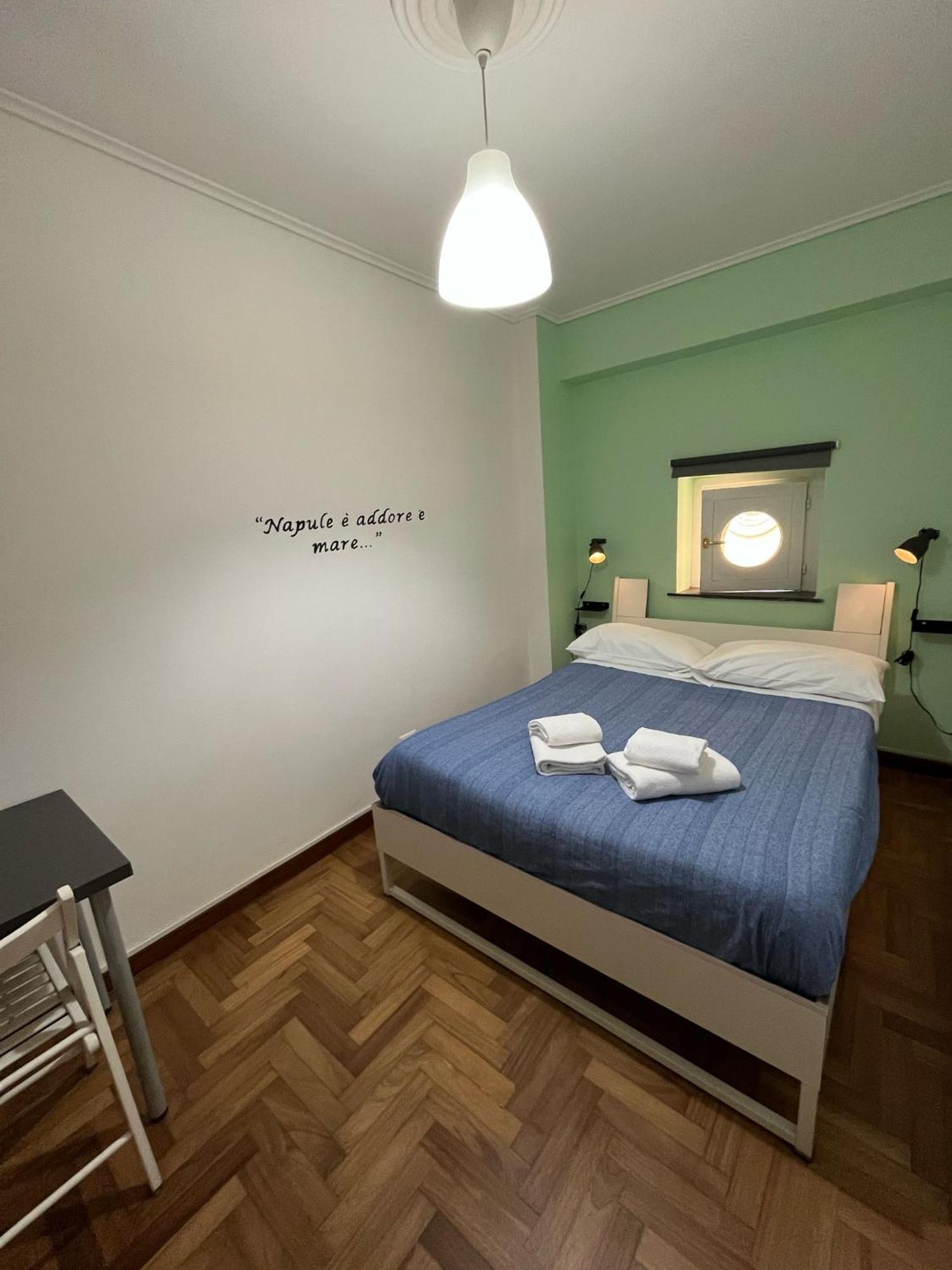 Palazzo Rota Guesthouse เนเปิลส์ ภายนอก รูปภาพ